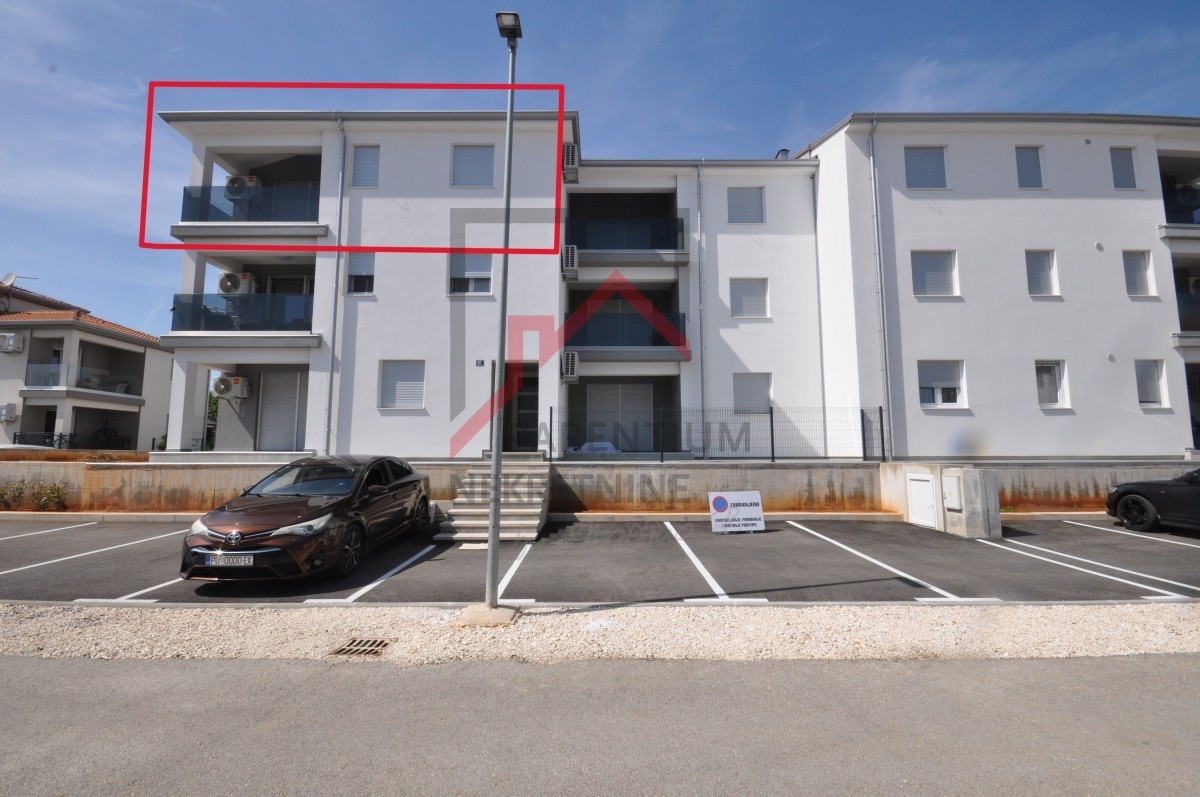 Istra, Poreč - Odlična priložnost na vrhu - 2-sobno stanovanje z razgledom v novogradnji