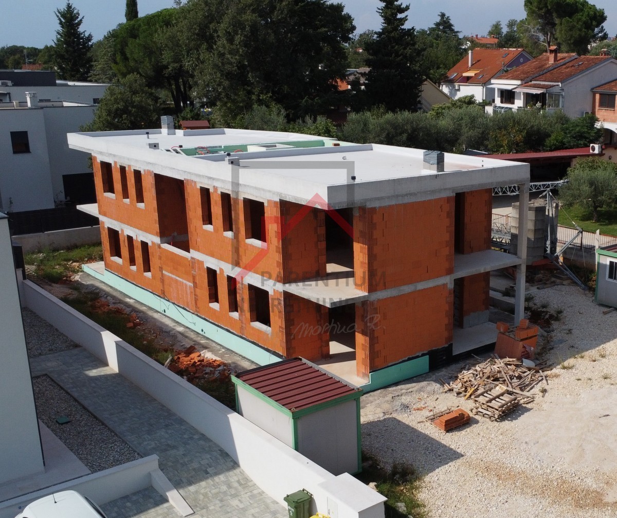 Apartma v prvem nadstropju z dvema spalnicama - novogradnja! Blizu mesta in morja