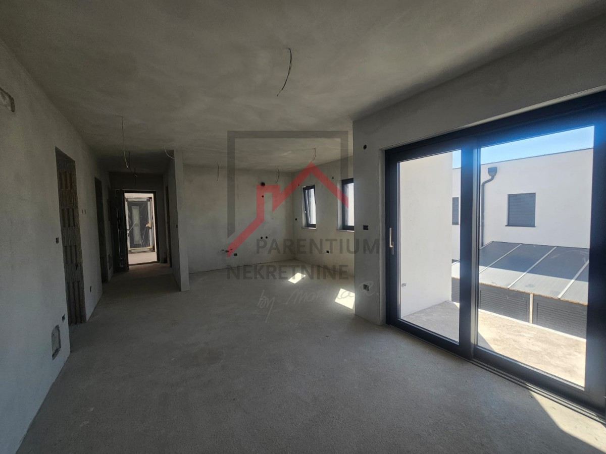 Apartma v prvem nadstropju z dvema spalnicama - novogradnja! Blizu mesta in morja