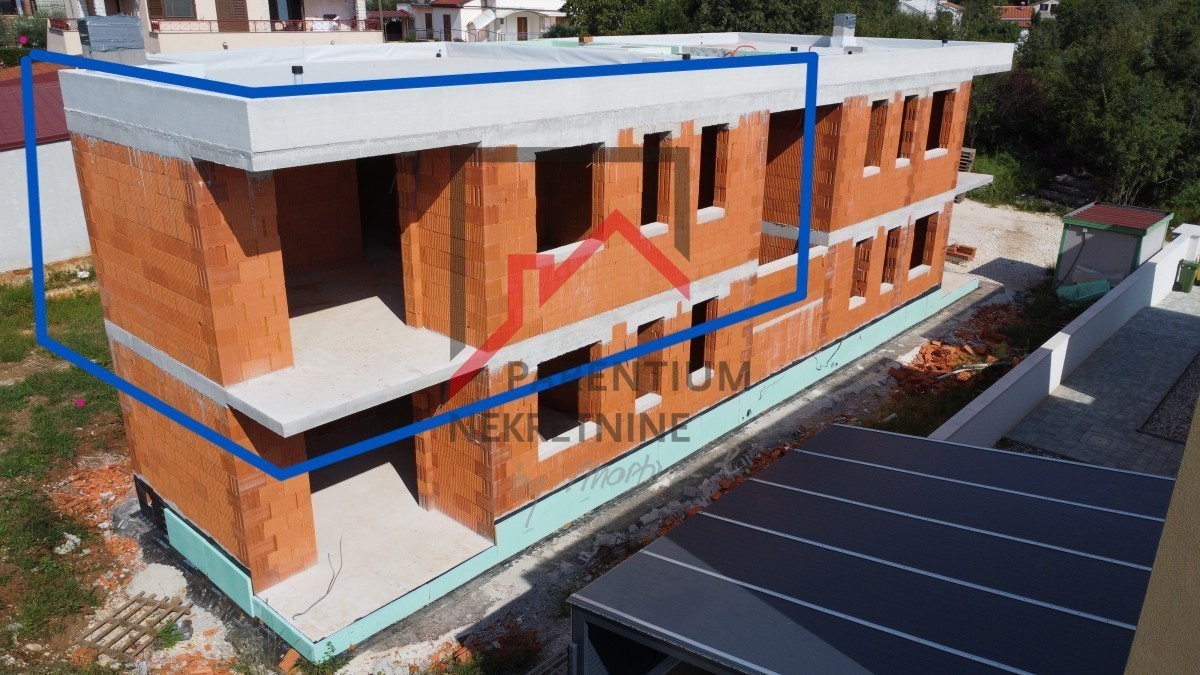 Apartma v prvem nadstropju z dvema spalnicama - novogradnja! Blizu mesta in morja