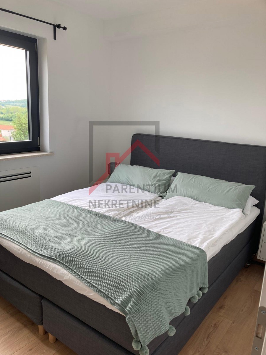 Istra, Poreč - Moderno stanovanje v mirni vasi, idealno za bivanje in investicijo