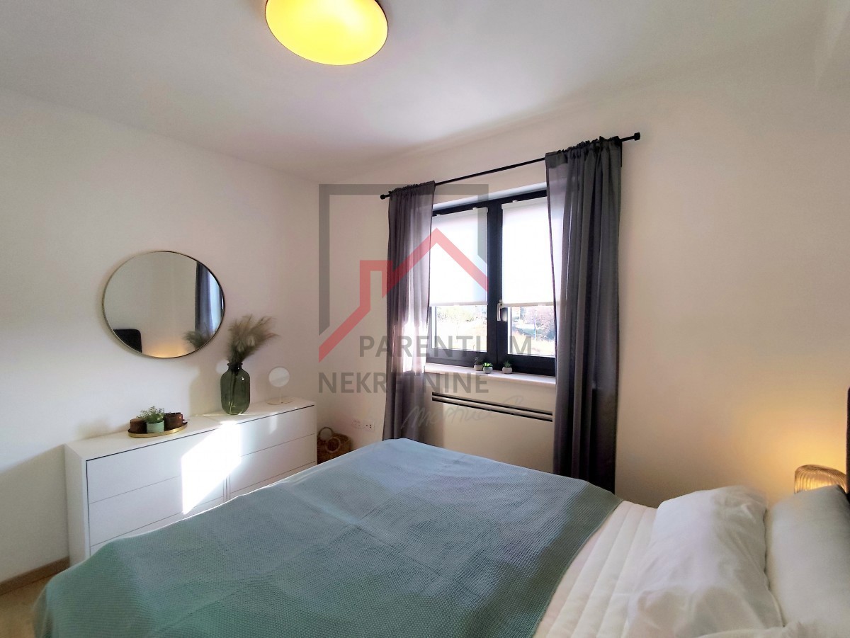 Istra, Poreč - Moderno stanovanje v mirni vasi, idealno za bivanje in investicijo