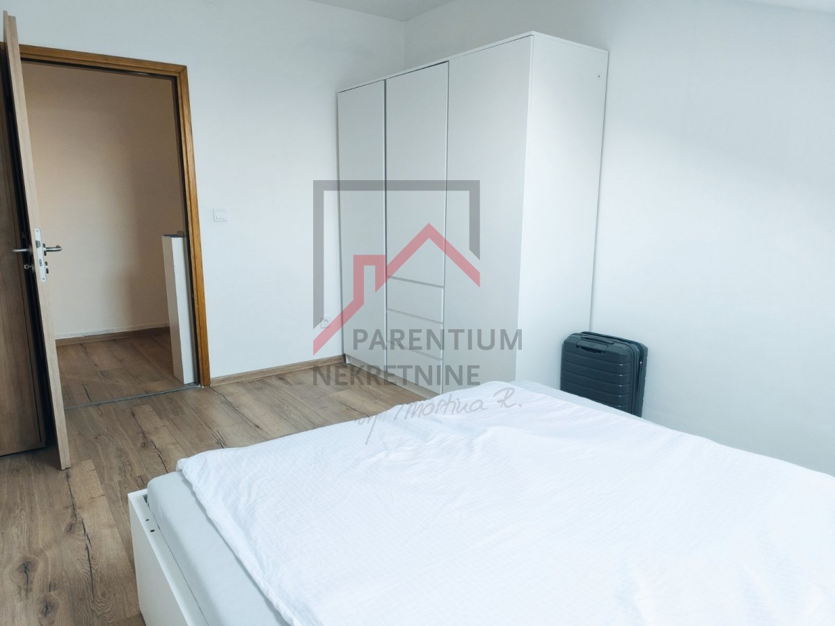 Istra, center Poreča - prenovljeno stanovanje z ložo, 300 m od morja