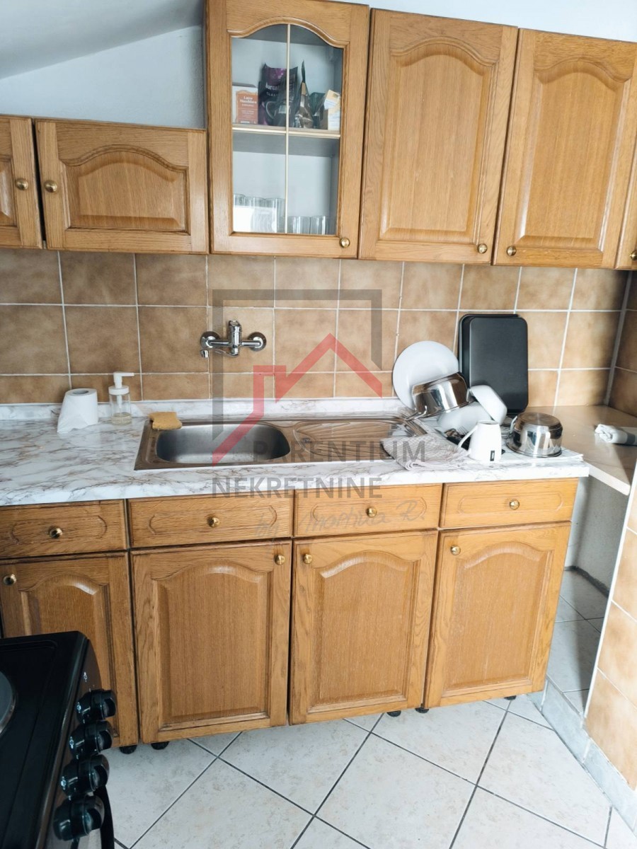 Istra, center Poreča - prenovljeno stanovanje z ložo, 300 m od morja