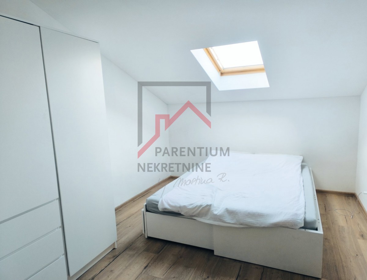 Istra, center Poreča - prenovljeno stanovanje z ložo, 300 m od morja