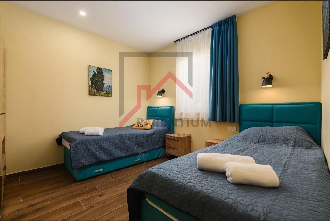 Rovinj, okolica, novozgrajena hiša z garsonjero