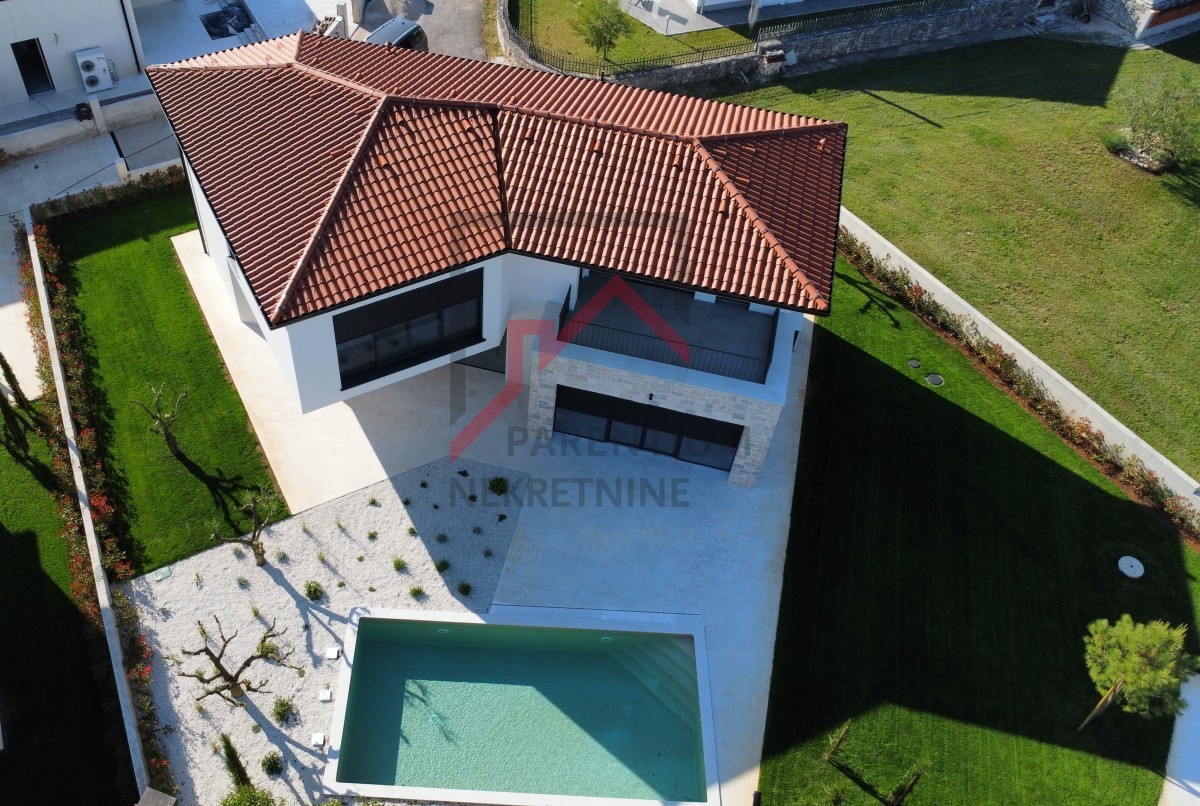 Čudovita moderna vila z bazenom