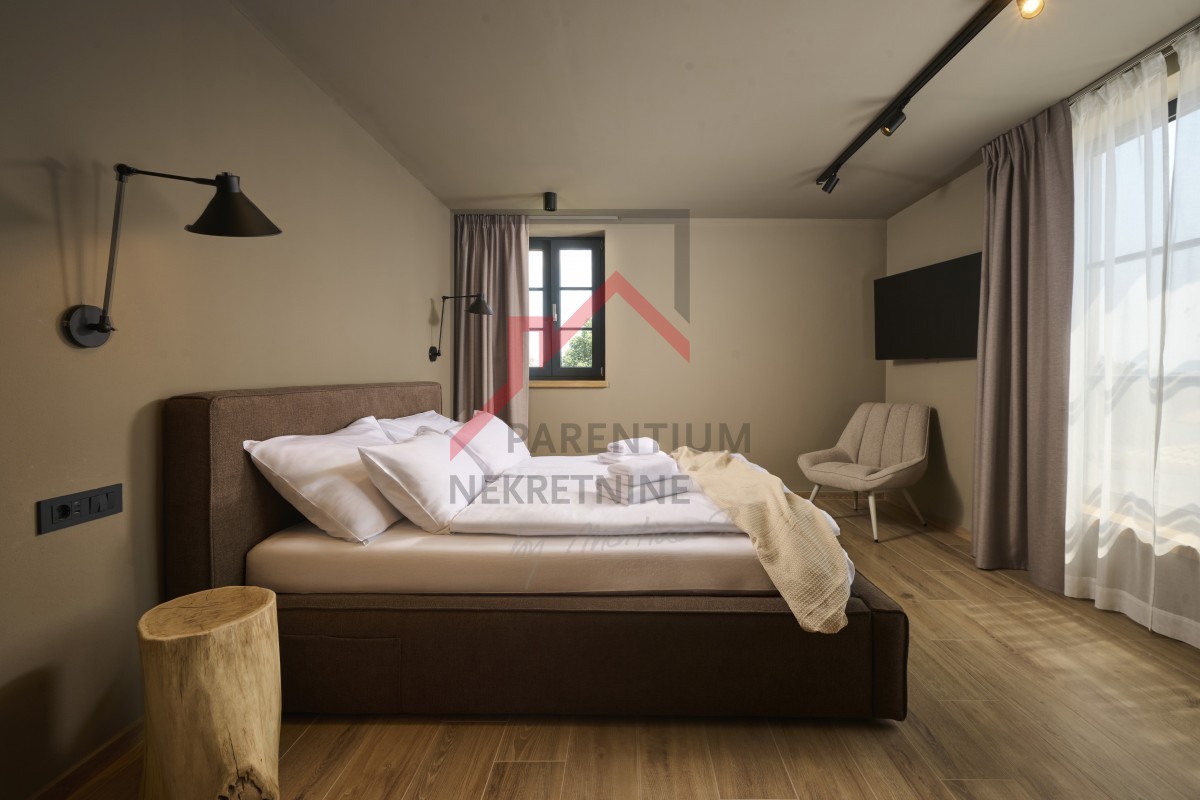 Čudovita nova vila s prostornim vrtom