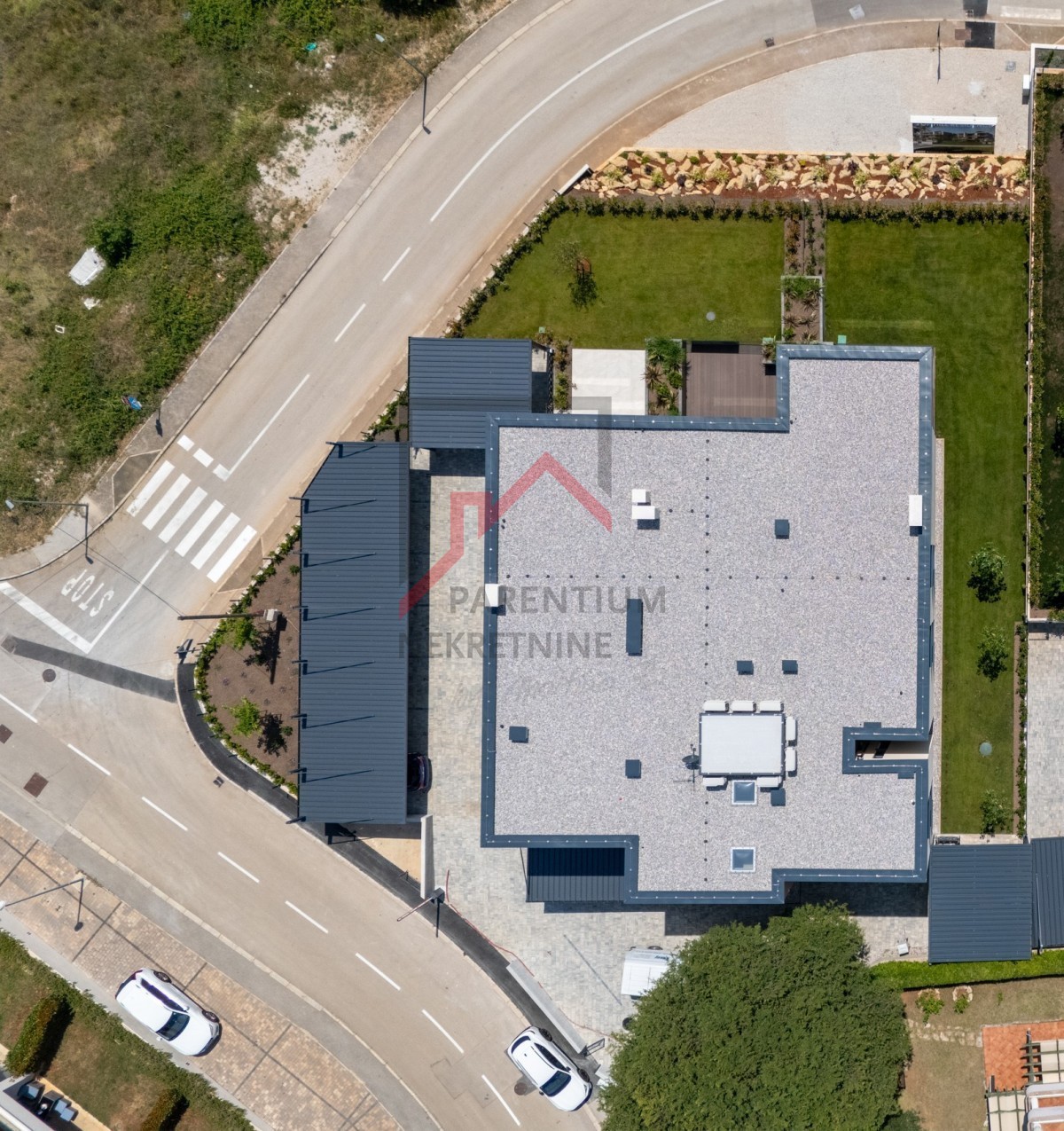 Istra, Novigrad - Istra, Novigrad - Moderna novogradnja z vrtom, teraso in pogledom na morje