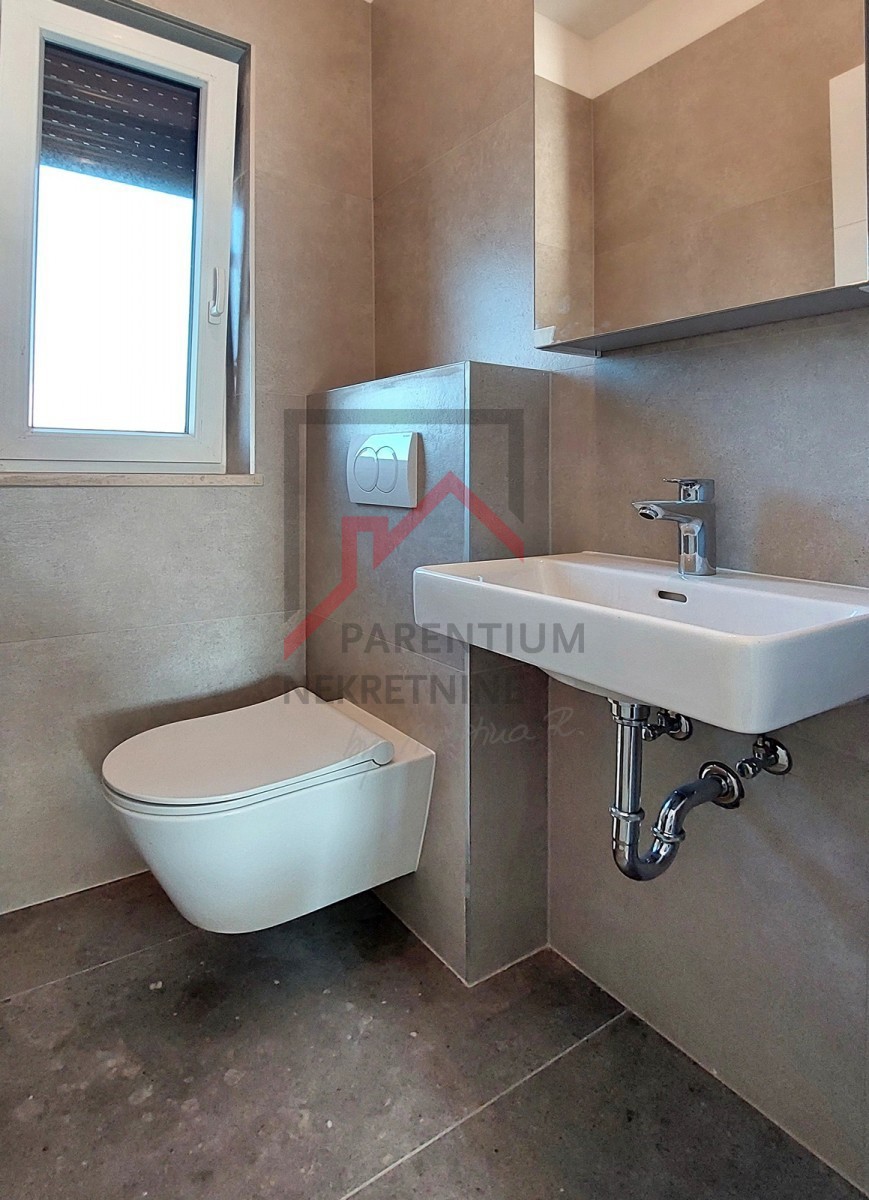 Stanovanje 72m2, novogradnja, dve spalnici, območje Poreča