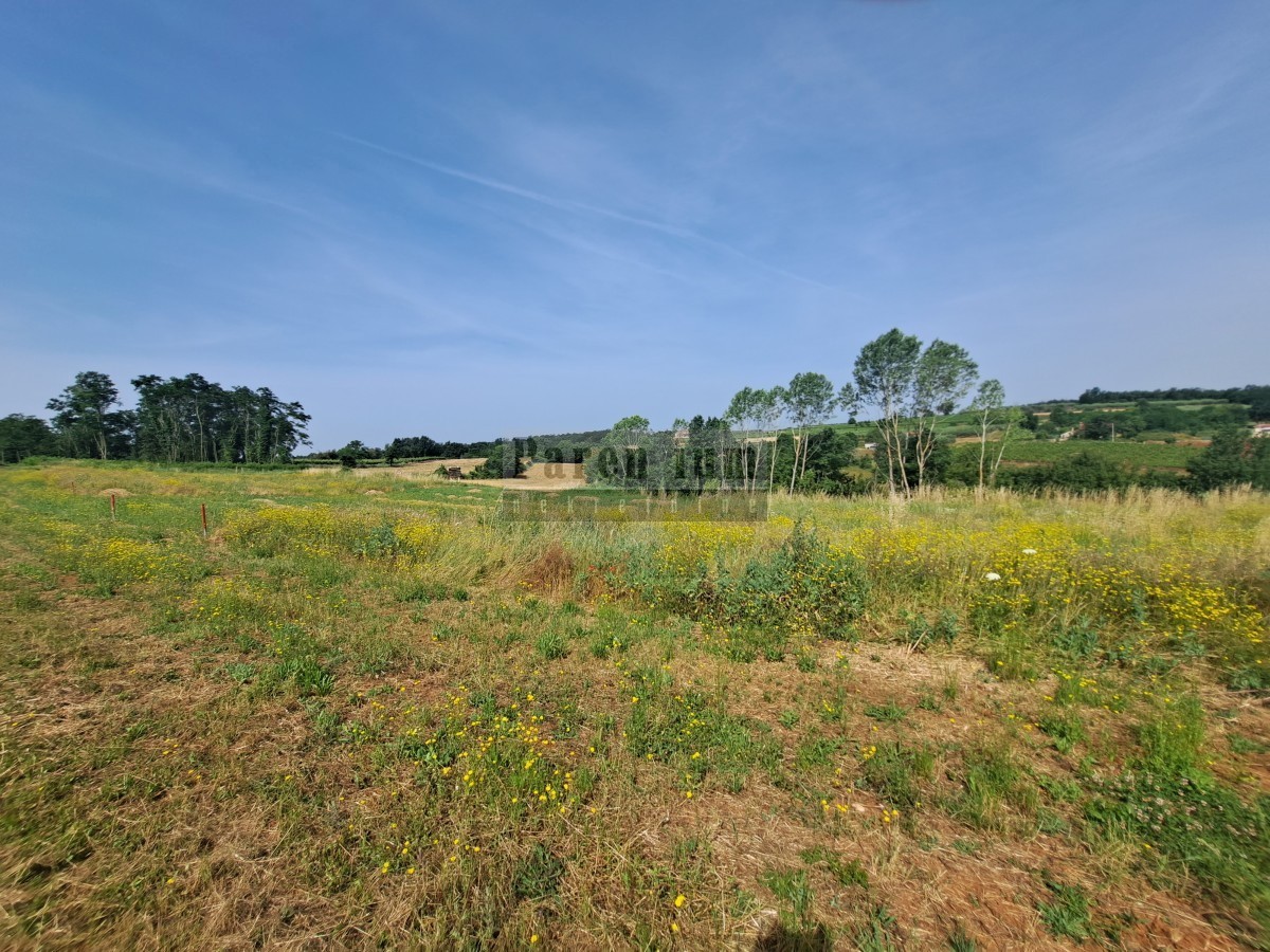 stavbno zemljišče, 20 km od morje