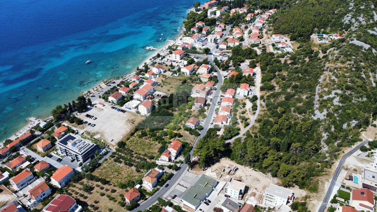 Parcela s čudovitim razgledom na morje (primerna za gradnjo vil, hiš, dvojčkov…). Atraktivna lokacija!