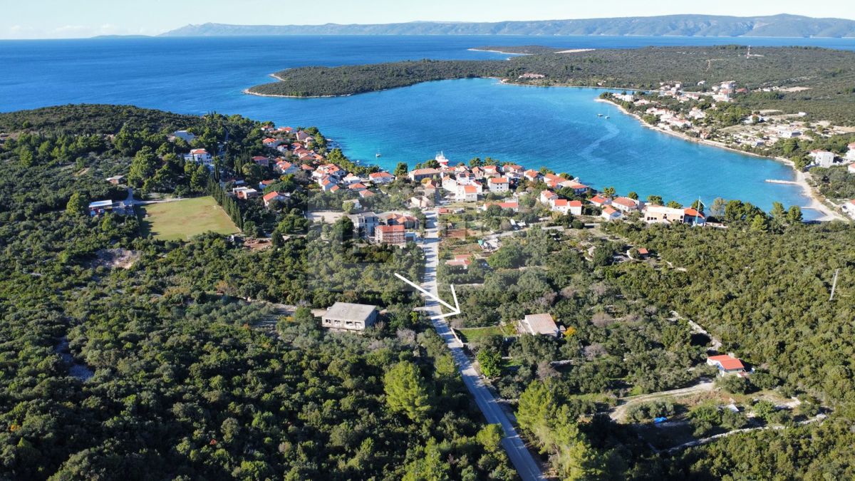 Stavbno zemljišče s pogledom na morje, površina 784 m²