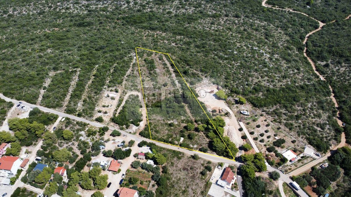 Zemljišče v Lovištu, Pelješac – 7.798 m², 160 m od morja
