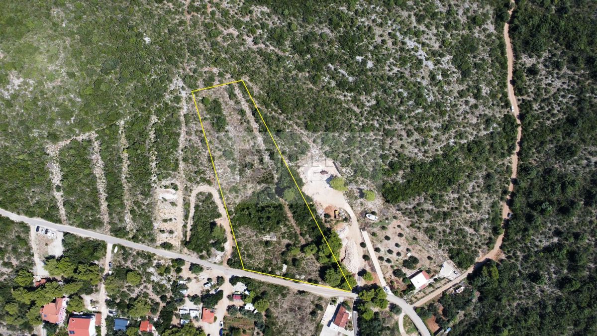 Zemljišče v Lovištu, Pelješac – 7.798 m², 160 m od morja