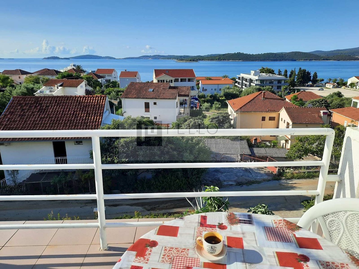 Hiša s čudovitim pogledom na morje in Korčulo...