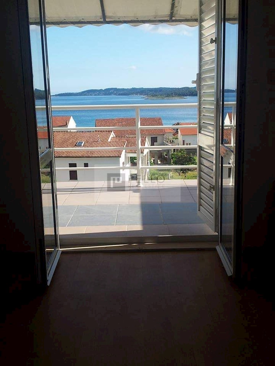 Hiša s čudovitim pogledom na morje in Korčulo...