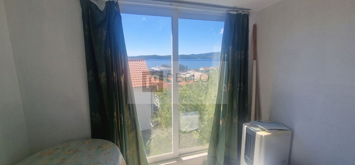 Hiša s čudovitim pogledom na morje in Korčulo...