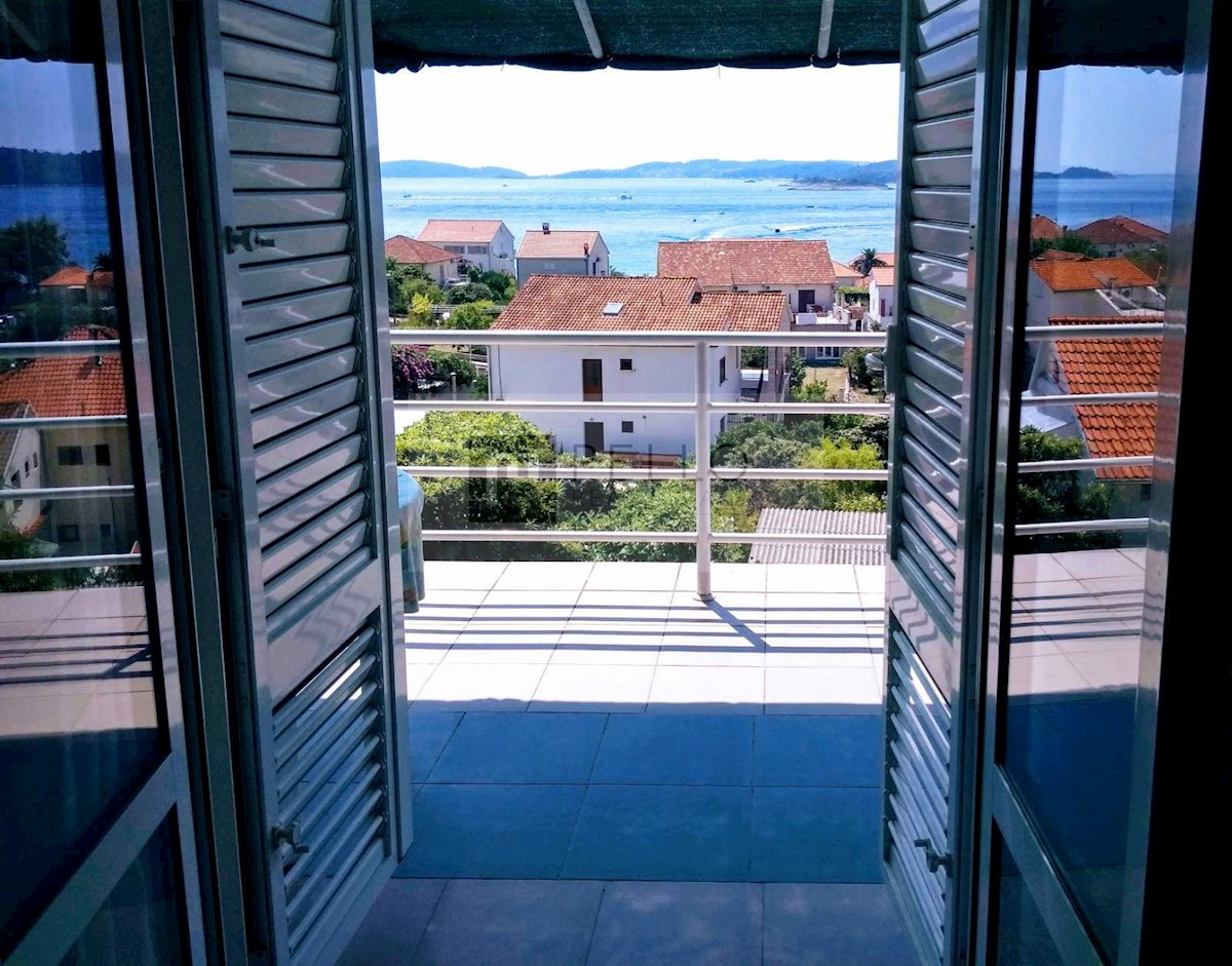 Hiša s čudovitim pogledom na morje in Korčulo...