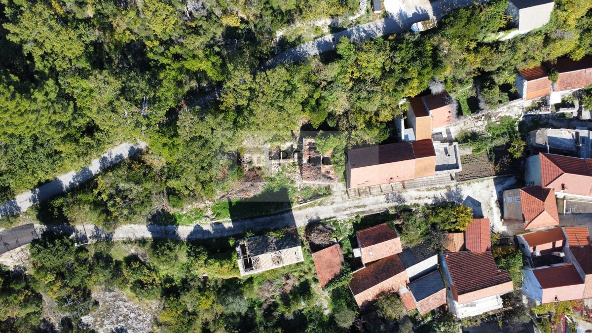 PRILOŽNOST! 4 hiše na prodaj (Oskorušno/Pelješac)