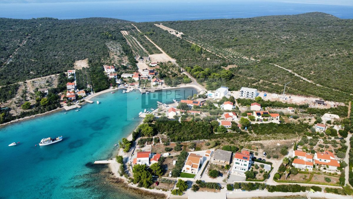 Gradbeno zemljišče – PRVA VRSTA OB MORJU! REDKOST! Lovište – Pelješac