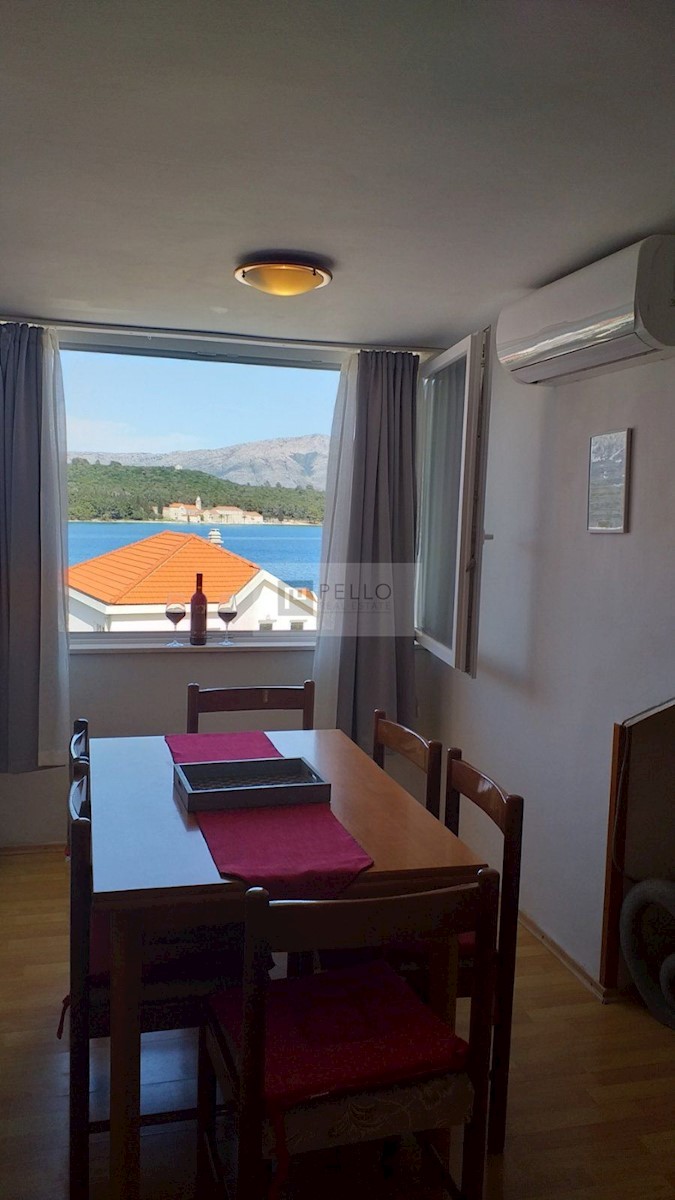 Hiša s pogledom na morje in otoček Badiju, 30 m od plaže (možen nakup po enotah).