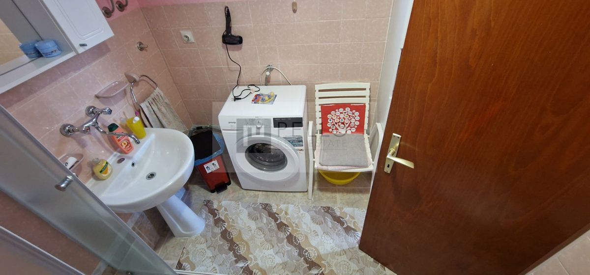 Dvojna kamnita hiša med trto in borovci... (POSTUP-PELJEŠAC)