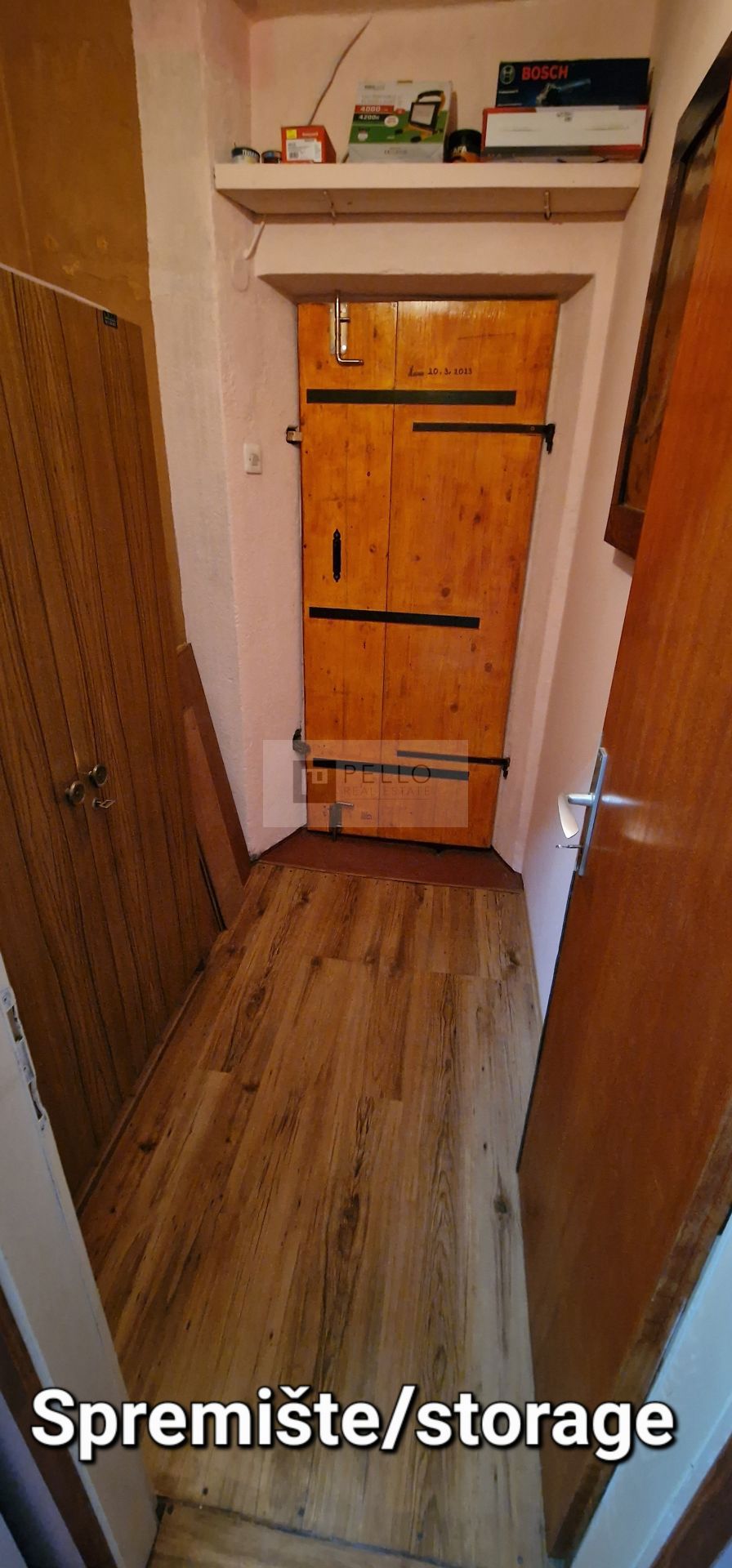 Dvojna kamnita hiša med trto in borovci... (POSTUP-PELJEŠAC)