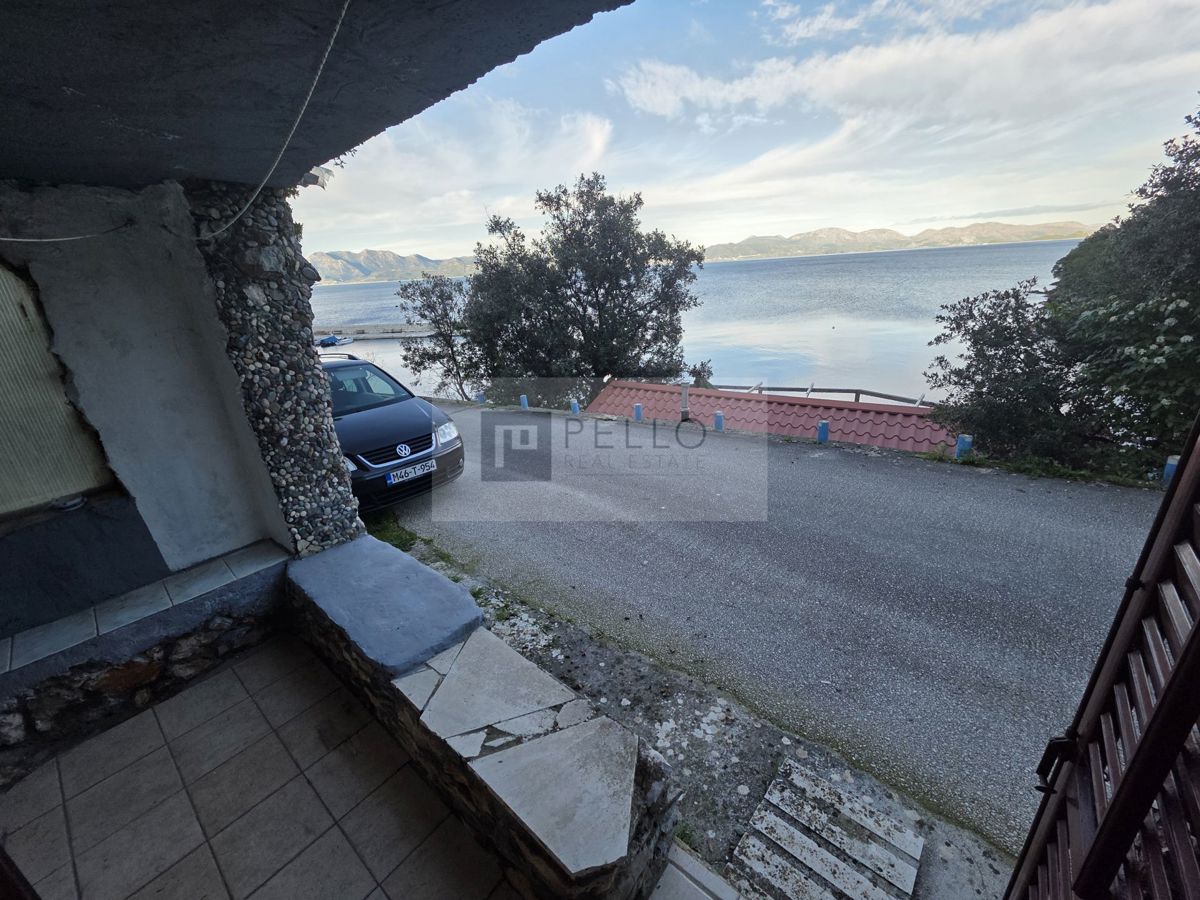 Ekskluzivno – Garsonjera v prvi vrsti ob morju (28 m²), Uvala Crkvice (Pelješac)