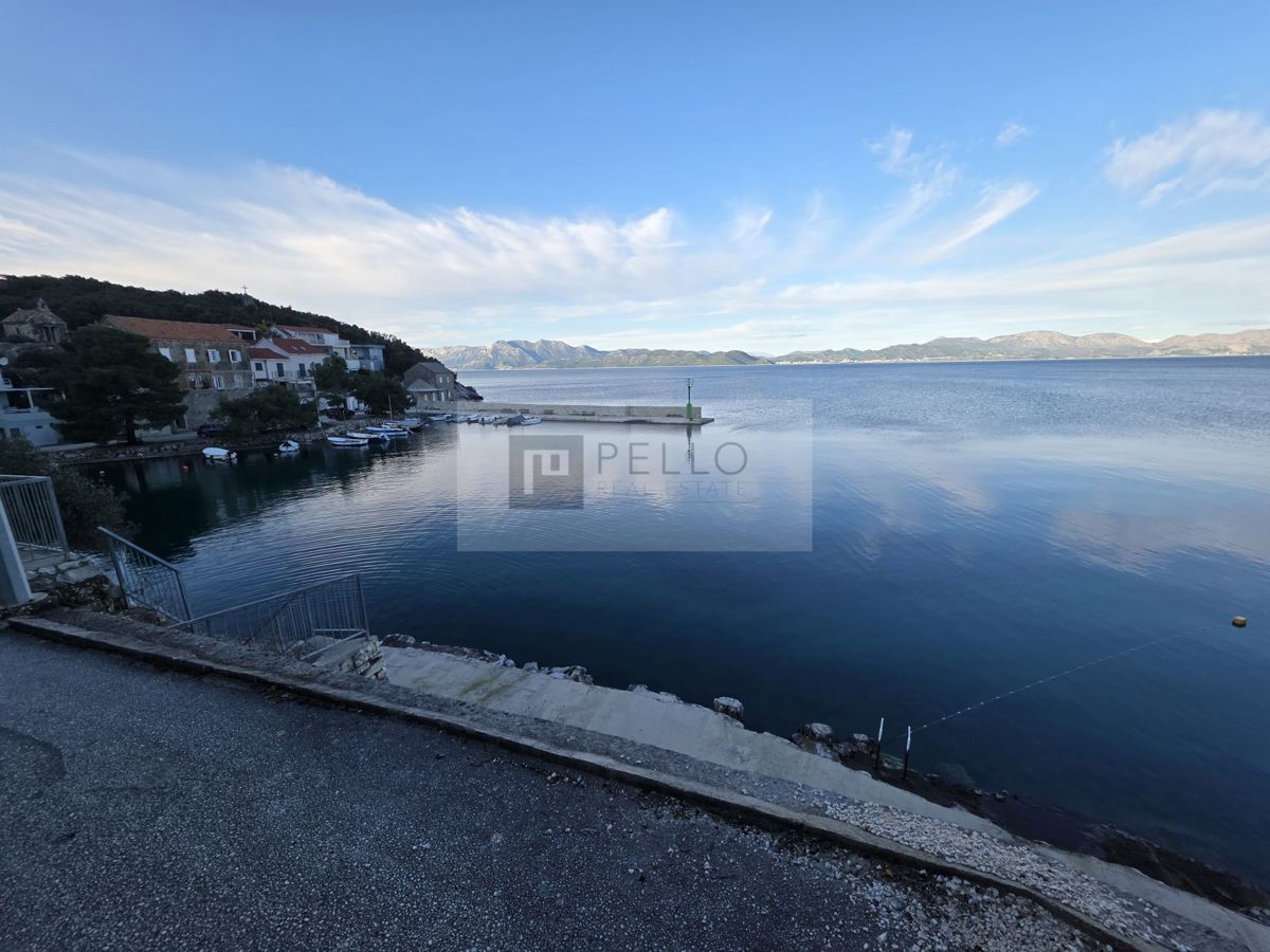 Ekskluzivno – Garsonjera v prvi vrsti ob morju (28 m²), Uvala Crkvice (Pelješac)