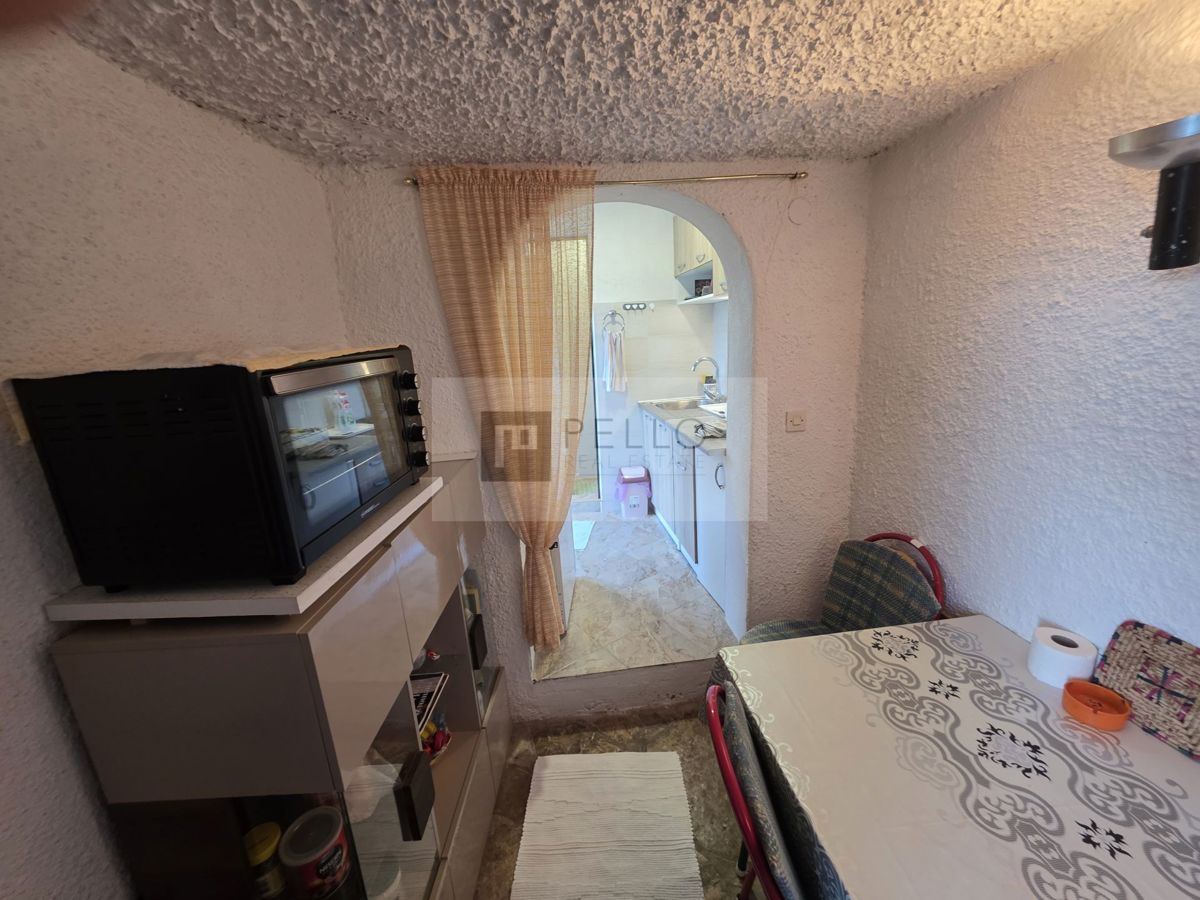 Ekskluzivno – Garsonjera v prvi vrsti ob morju (28 m²), Uvala Crkvice (Pelješac)