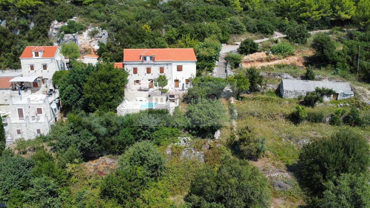 Kamnita hiša z bazenom in pogledom na morje (VIGANJ, PELJEŠAC)