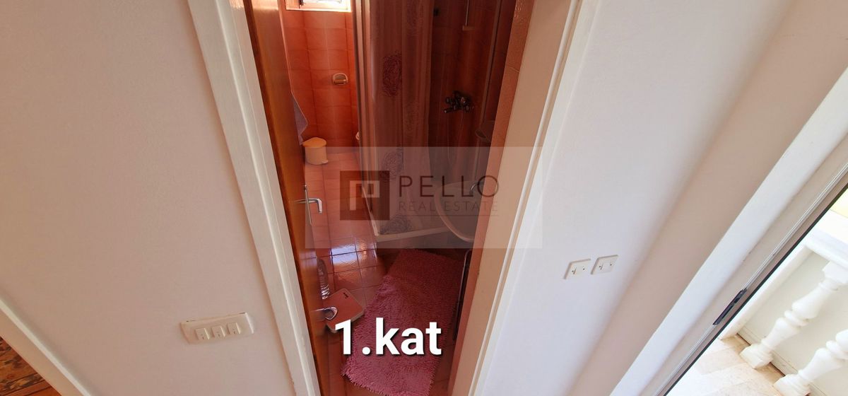 Dvojna hiša v Orebiću s pogledom na morje