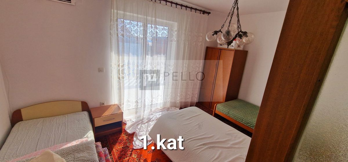 Dvojna hiša v Orebiću s pogledom na morje