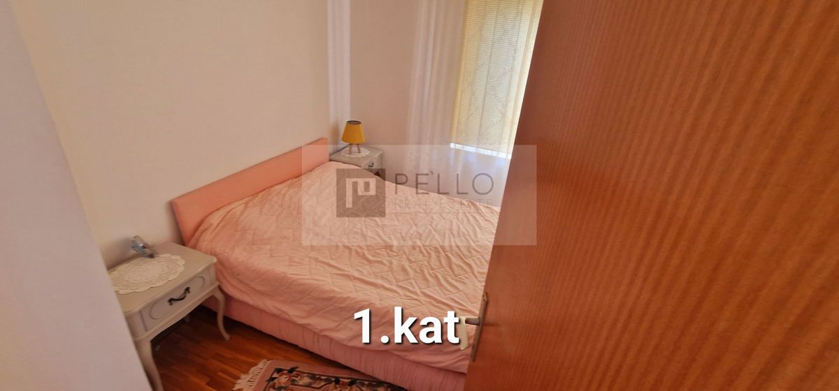Dvojna hiša v Orebiću s pogledom na morje