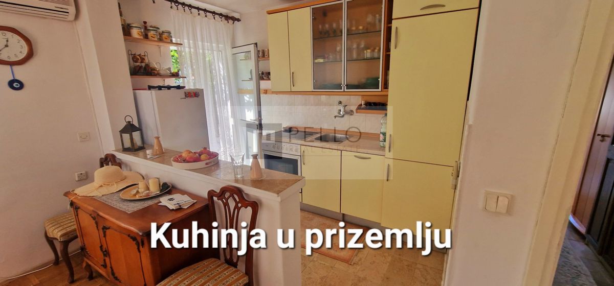 Dvojna hiša v Orebiću s pogledom na morje