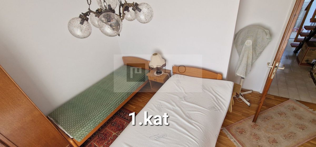 Dvojna hiša v Orebiću s pogledom na morje