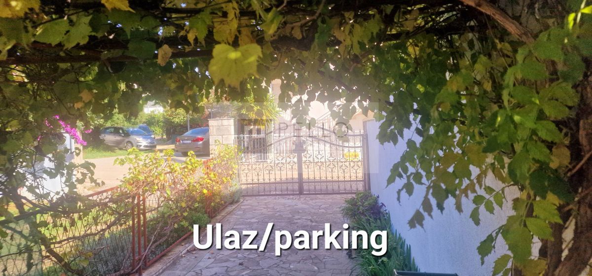 Dvojna hiša v Orebiću s pogledom na morje