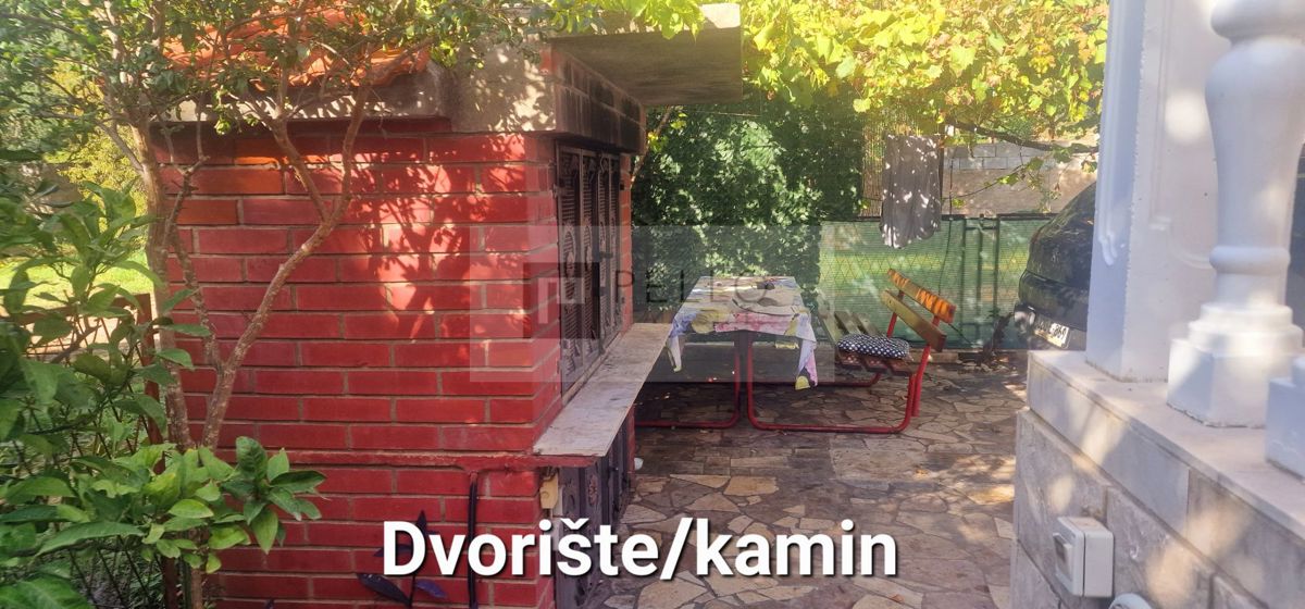 Dvojna hiša v Orebiću s pogledom na morje