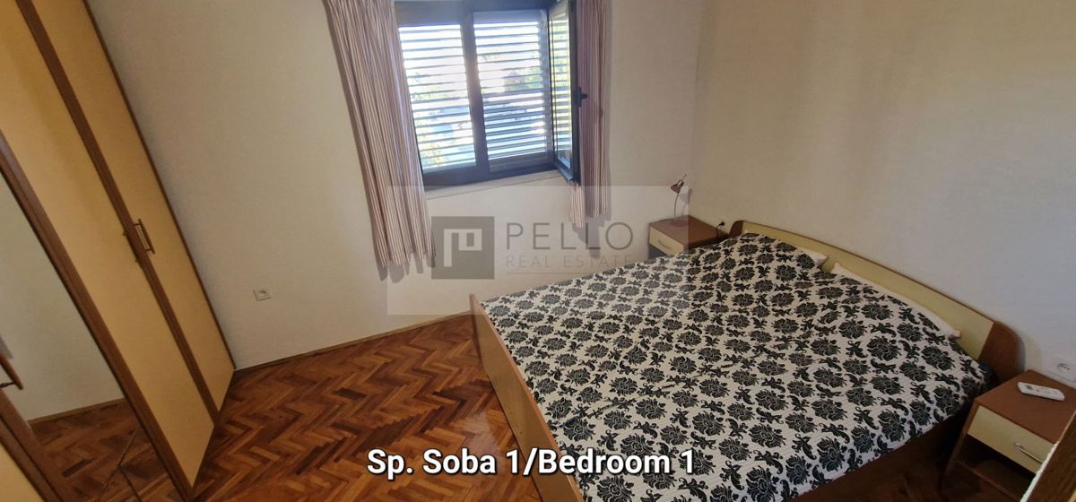 Prostorno stanovanje z balkonom in pogledom na morje Orebić