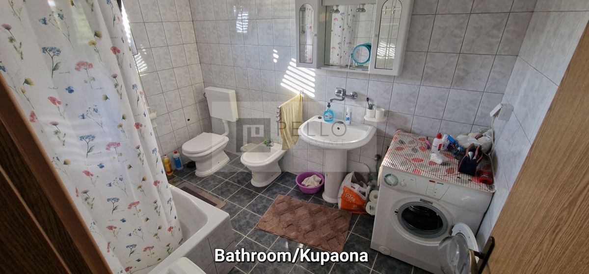 Prostorno stanovanje z balkonom in pogledom na morje Orebić