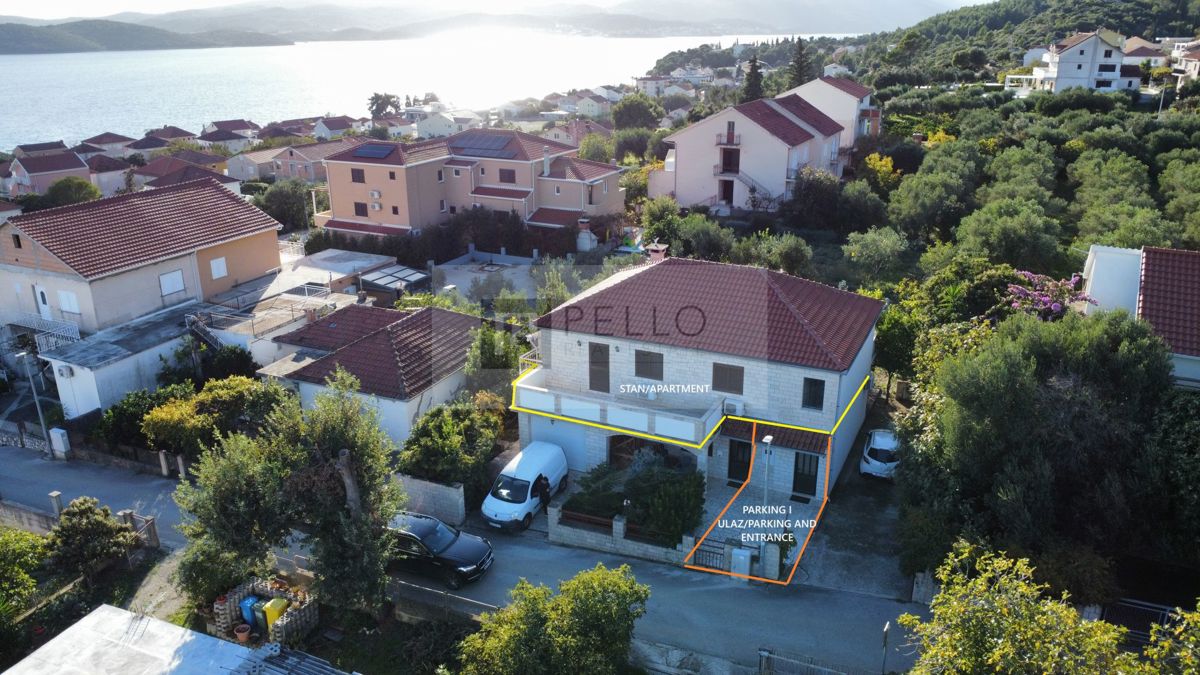 Prostorno stanovanje z balkonom in pogledom na morje Orebić