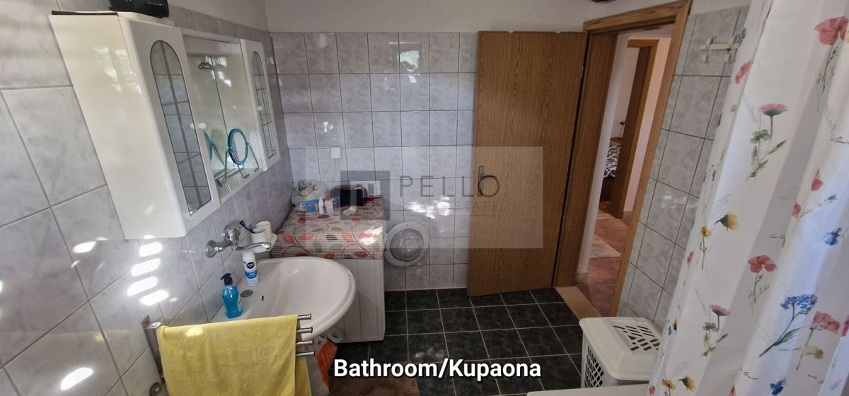 Prostorno stanovanje z balkonom in pogledom na morje Orebić