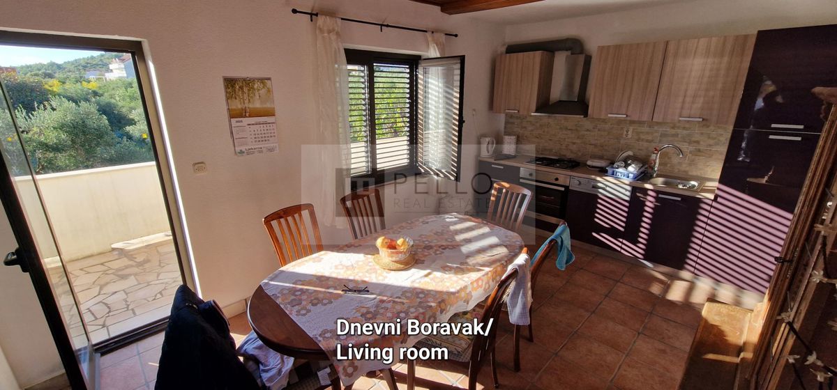 Prostorno stanovanje z balkonom in pogledom na morje Orebić