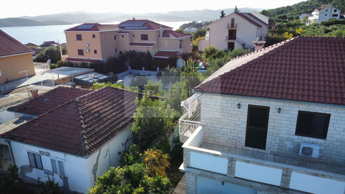 Prostorno stanovanje z balkonom in pogledom na morje Orebić