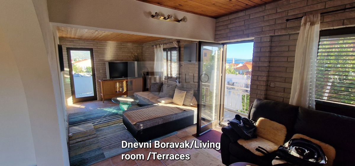 Prostorno stanovanje z balkonom in pogledom na morje Orebić