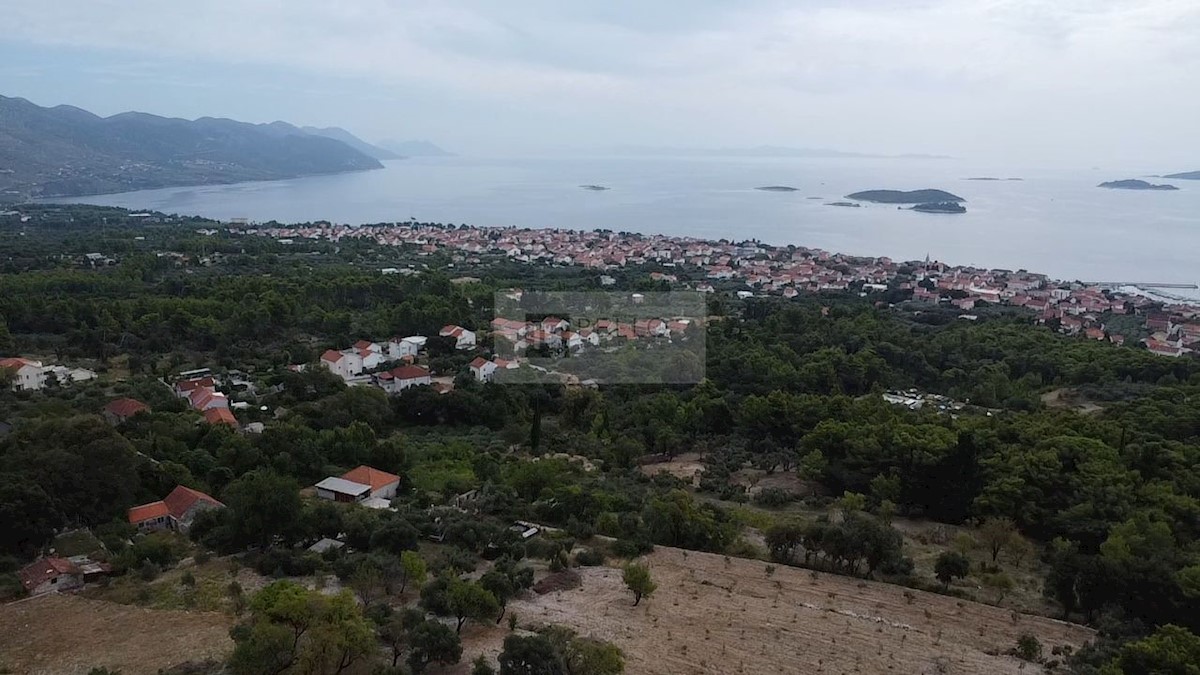 Hiša na osami s panoramskim razgledom (za obnovo) 1590m2 velik vrt