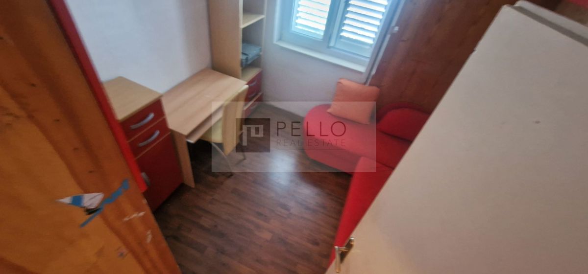 Dvosobno stanovanje z loggio v Korčuli...