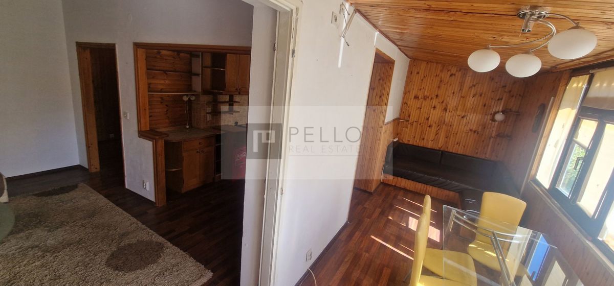 Dvosobno stanovanje z loggio v Korčuli...