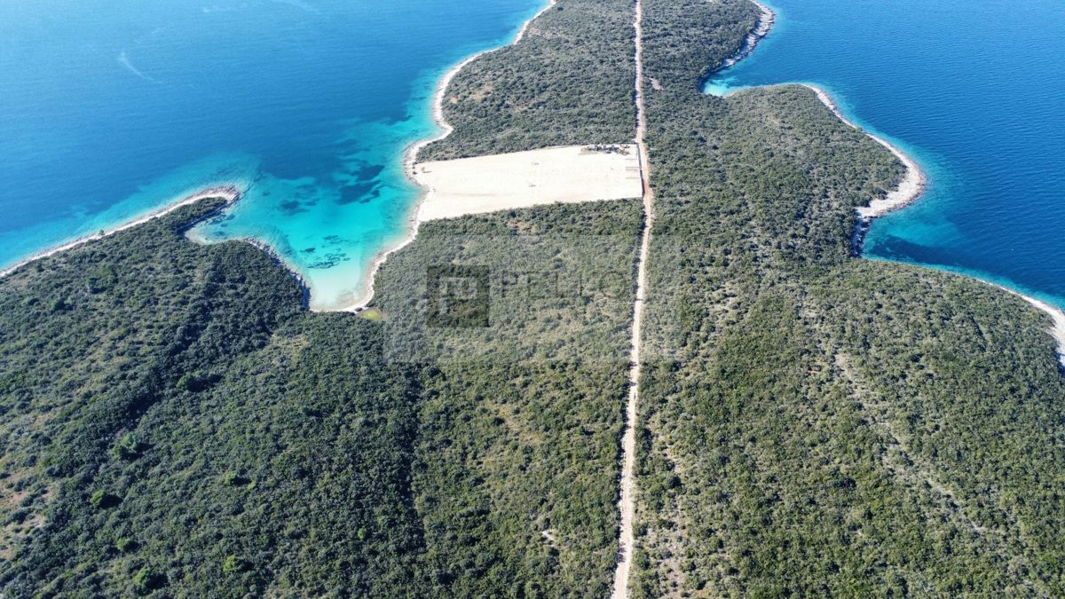 Zemljišče v prelepi zaliv Križica (Lovište-Pelješac)
